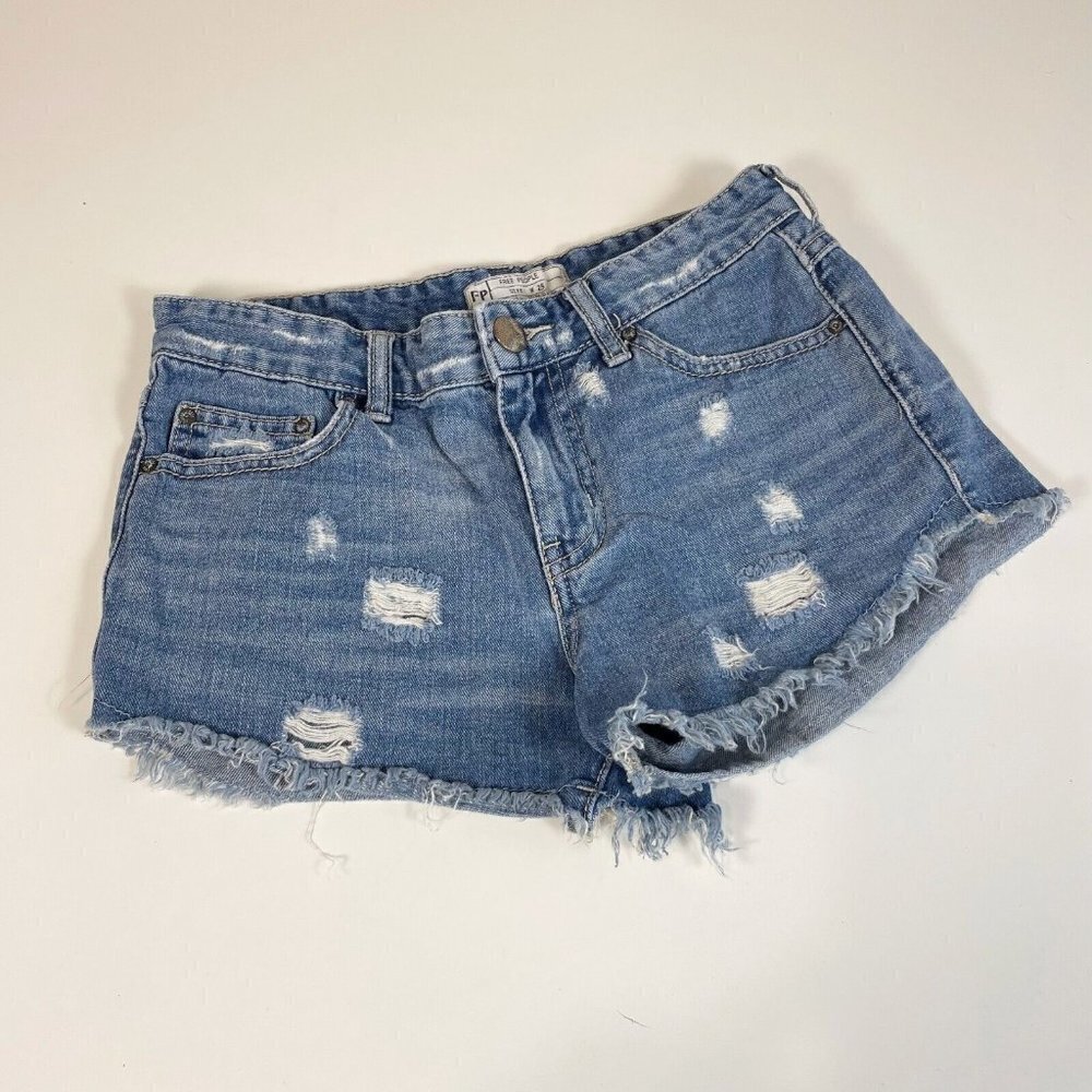 Free People Distressed Denim Cut-off Shorts Blue Size 25 Mid Rise Dark‎ Wash